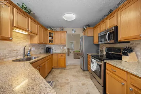 Kitchen - 504 Loon Ln, Huron, OH 44839 photo 4 of 4