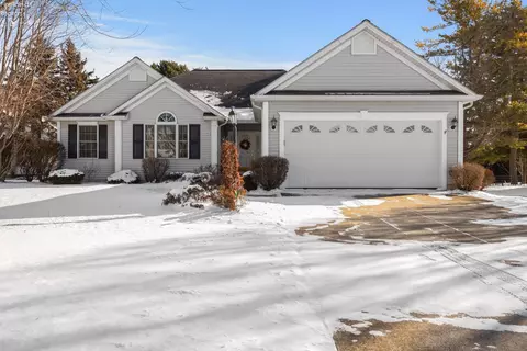504 Loon Ln, Huron, OH 44839