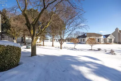 Exterior - 504 Loon Ln, Huron, OH 44839 photo 4 of 8