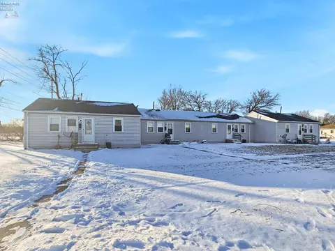2211 Forest Dr, Sandusky, OH 44870