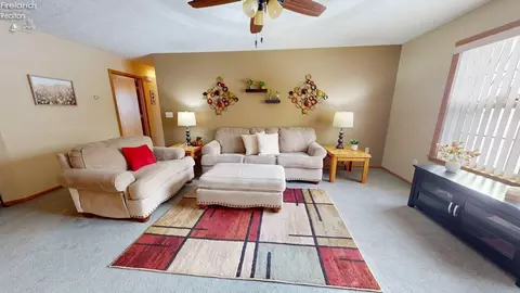 Living - 338 E Howard, Willard, OH 44890 photo 2 of 4