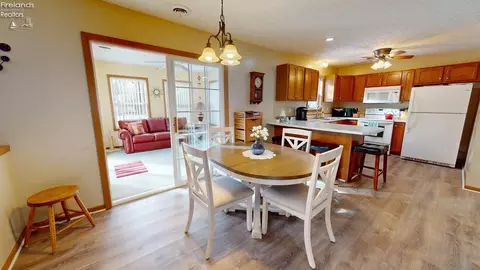 Dining - 338 E Howard, Willard, OH 44890 photo 1 of 1