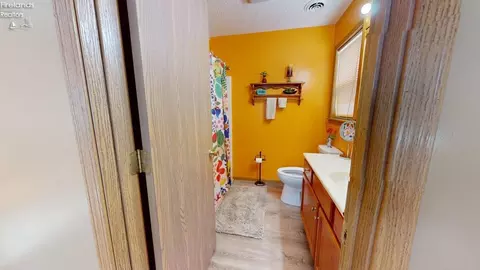 Bath - 338 E Howard, Willard, OH 44890 photo 3 of 3