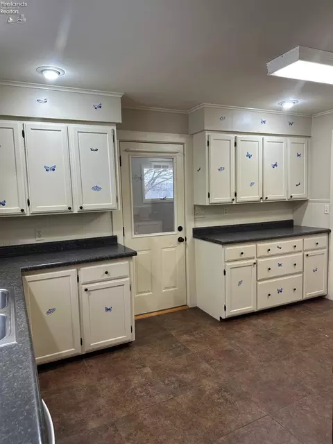 Kitchen - 479 Front St, Upper Sandusky, OH 43351 photo 1 of 3