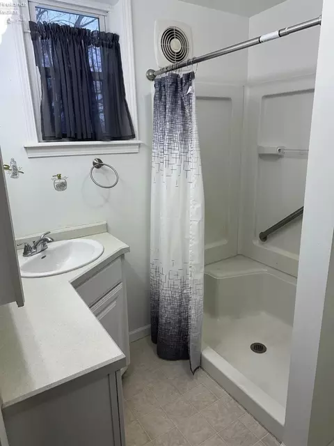 Bath - 479 Front St, Upper Sandusky, OH 43351 photo 1 of 2