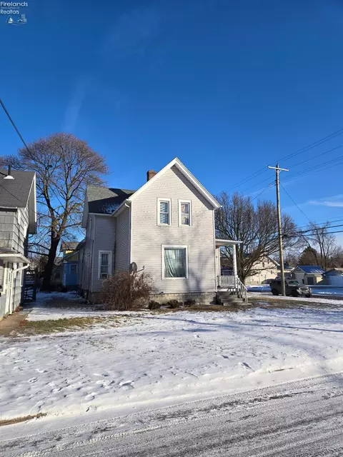 1330 Carr St, Sandusky, OH 44870