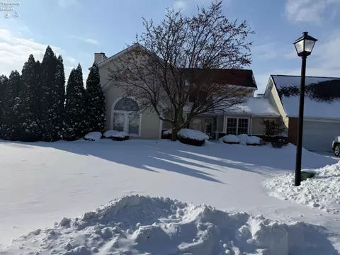 1606 Timber Lake Ln, Sandusky, OH 44870