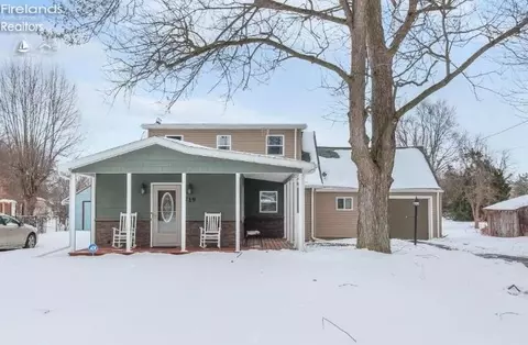719 Everett Rd, Fremont, OH 43420