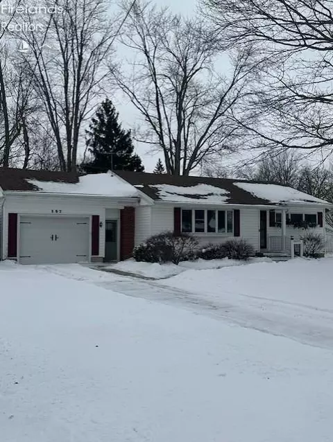 157 E Ottawa St, Oak Harbor, OH 43449
