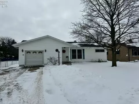 116 Lakeland Dr, Sandusky, OH 44870