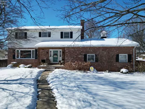 4 Oakfield Ave, Norwalk, OH 44857