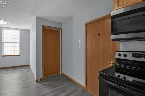111 E Tiffin St, Willard, OH 44890 photo 10