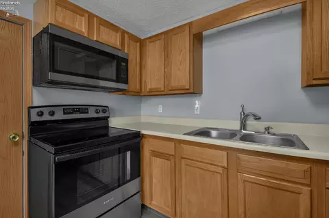 111 E Tiffin St, Willard, OH 44890 photo 12