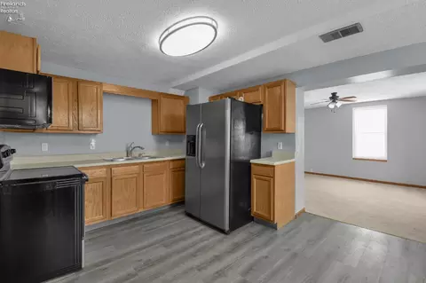 111 E Tiffin St, Willard, OH 44890 photo 9