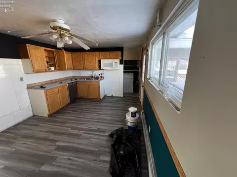 Kitchen - 908 Baldwin Ave, Elyria, OH 44035 photo 1 of 1
