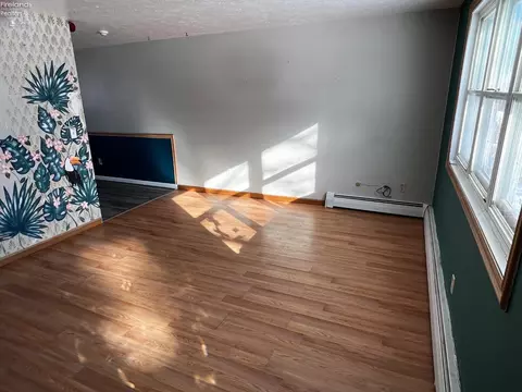 Living - 908 Baldwin Ave, Elyria, OH 44035 photo 2 of 2