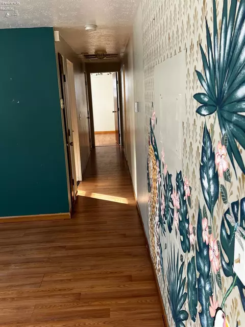Entry Way - 908 Baldwin Ave, Elyria, OH 44035 photo 1 of 1