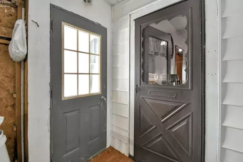 Entry Way - 419 Maplewood St, Willard, OH 44890 photo 2 of 3