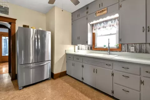 Kitchen - 419 Maplewood St, Willard, OH 44890 photo 2 of 4