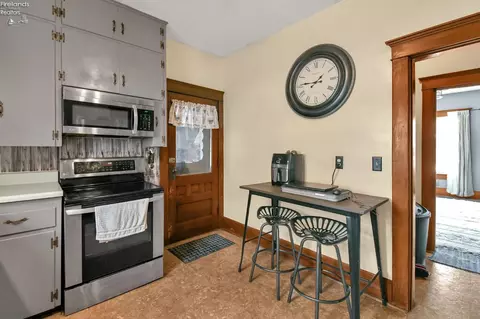 Kitchen - 419 Maplewood St, Willard, OH 44890 photo 1 of 4