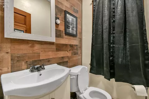 Bath - 419 Maplewood St, Willard, OH 44890 photo 1 of 2