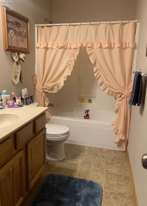 Bath - 18 Old Orchard Loop, Norwalk, OH 44857 photo 4 of 5