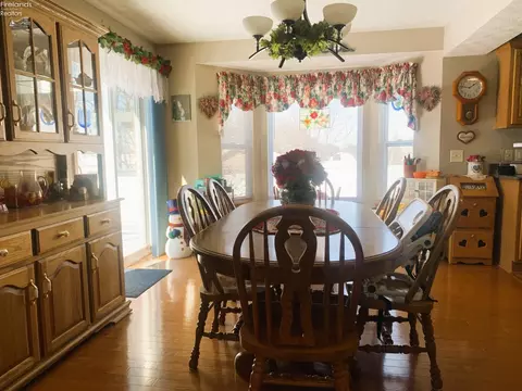 Dining - 18 Old Orchard Loop, Norwalk, OH 44857 photo 2 of 2