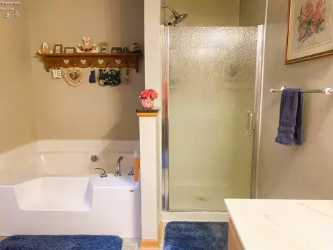 Bath - 18 Old Orchard Loop, Norwalk, OH 44857 photo 2 of 5