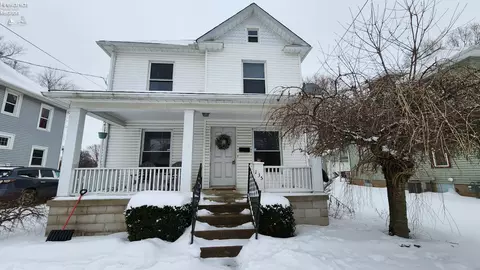 135 Attwood Ter, Bellevue, OH 44811