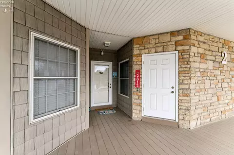 2812 Whispering Shrs, Vermilion, OH 44089