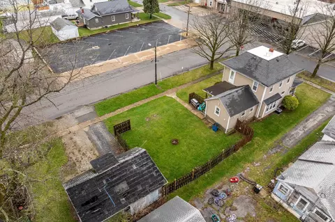 302 W 2nd St, Port Clinton, OH 43452