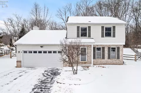 128 Pebble Bch, Holland, OH 43528