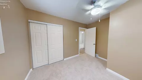 Bedroom - 3400 Austin Dr, Willard, OH 44890 photo 2 of 4