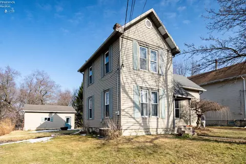 132 Hamilton St, Bellevue, OH 44811