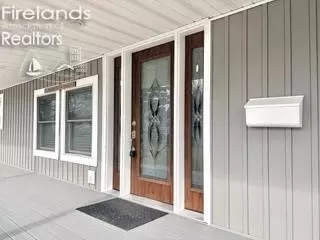Exterior - 155 Nelson St, Clyde, OH 43410 photo 1 of 6