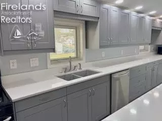 Kitchen - 155 Nelson St, Clyde, OH 43410 photo 3 of 6