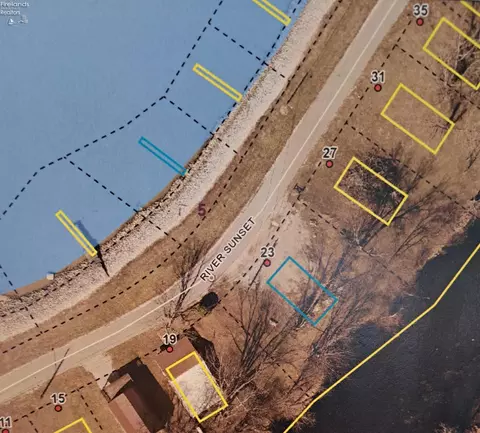 23 River Sunset Blvd, Fremont, OH 43420