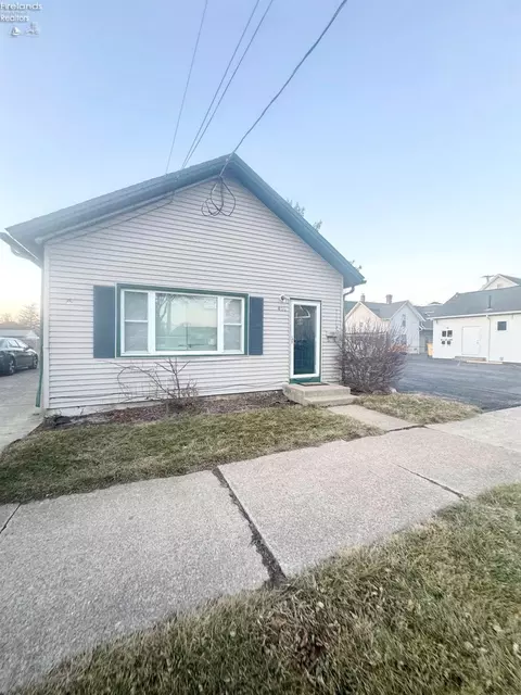 421 Scott St, Sandusky, OH 44870