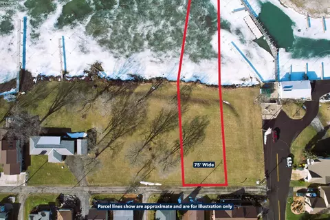 2 Downend Dr, Marblehead, OH 43440