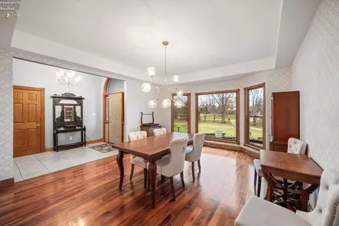 Dining - 3512 Scheid Rd, Huron, OH 44839 photo 2 of 2