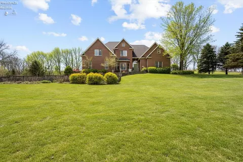 Exterior - 3512 Scheid Rd, Huron, OH 44839 photo 4 of 11