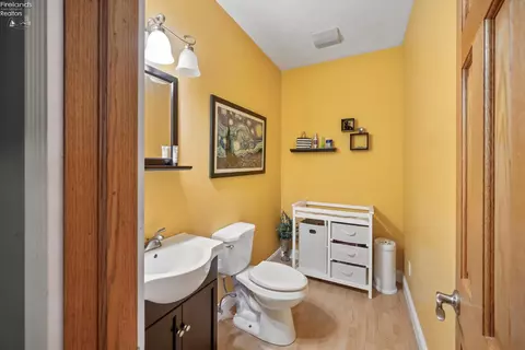 Bath - 3512 Scheid Rd, Huron, OH 44839 photo 5 of 8