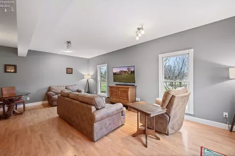 Living - 3512 Scheid Rd, Huron, OH 44839 photo 4 of 5