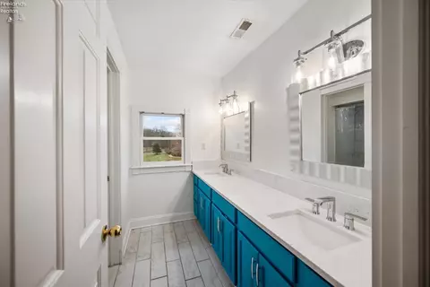 Bath - 3512 Scheid Rd, Huron, OH 44839 photo 6 of 8