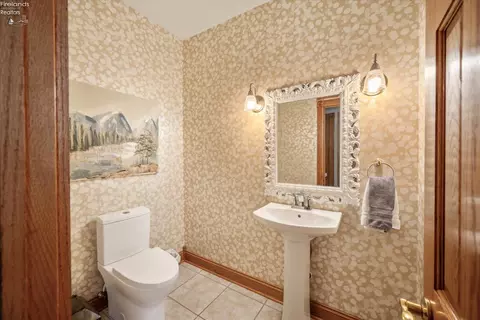 Bath - 3512 Scheid Rd, Huron, OH 44839 photo 4 of 8