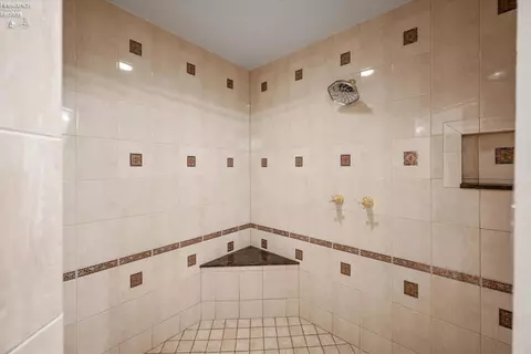 Bath - 3512 Scheid Rd, Huron, OH 44839 photo 3 of 8