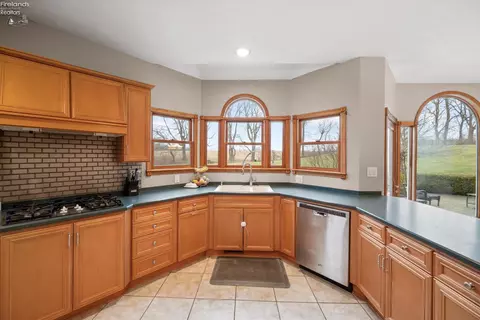 Kitchen - 3512 Scheid Rd, Huron, OH 44839 photo 4 of 4