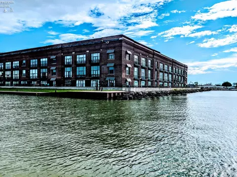 401 W Shoreline Dr #206, Sandusky, OH 44870