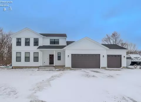 1990 E Lockwood, Port Clinton, OH 43452
