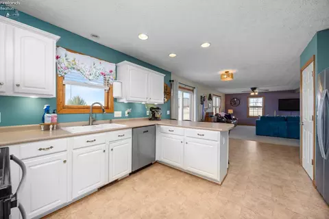 4273 Old State Rd, Willard, OH 44890 photo 8